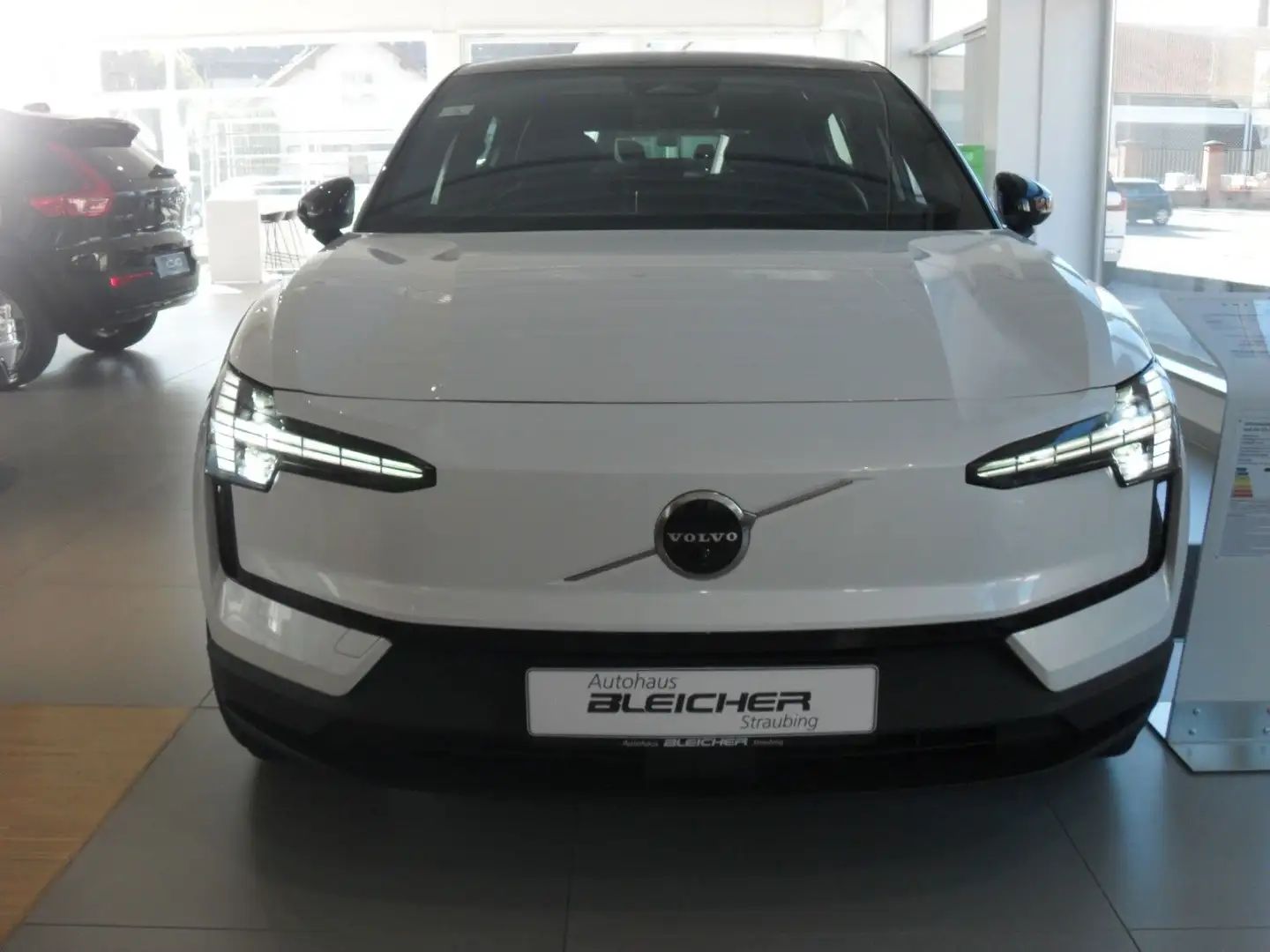 Volvo EX30 Ultra 2WD | Winterpaket Weiß - 2
