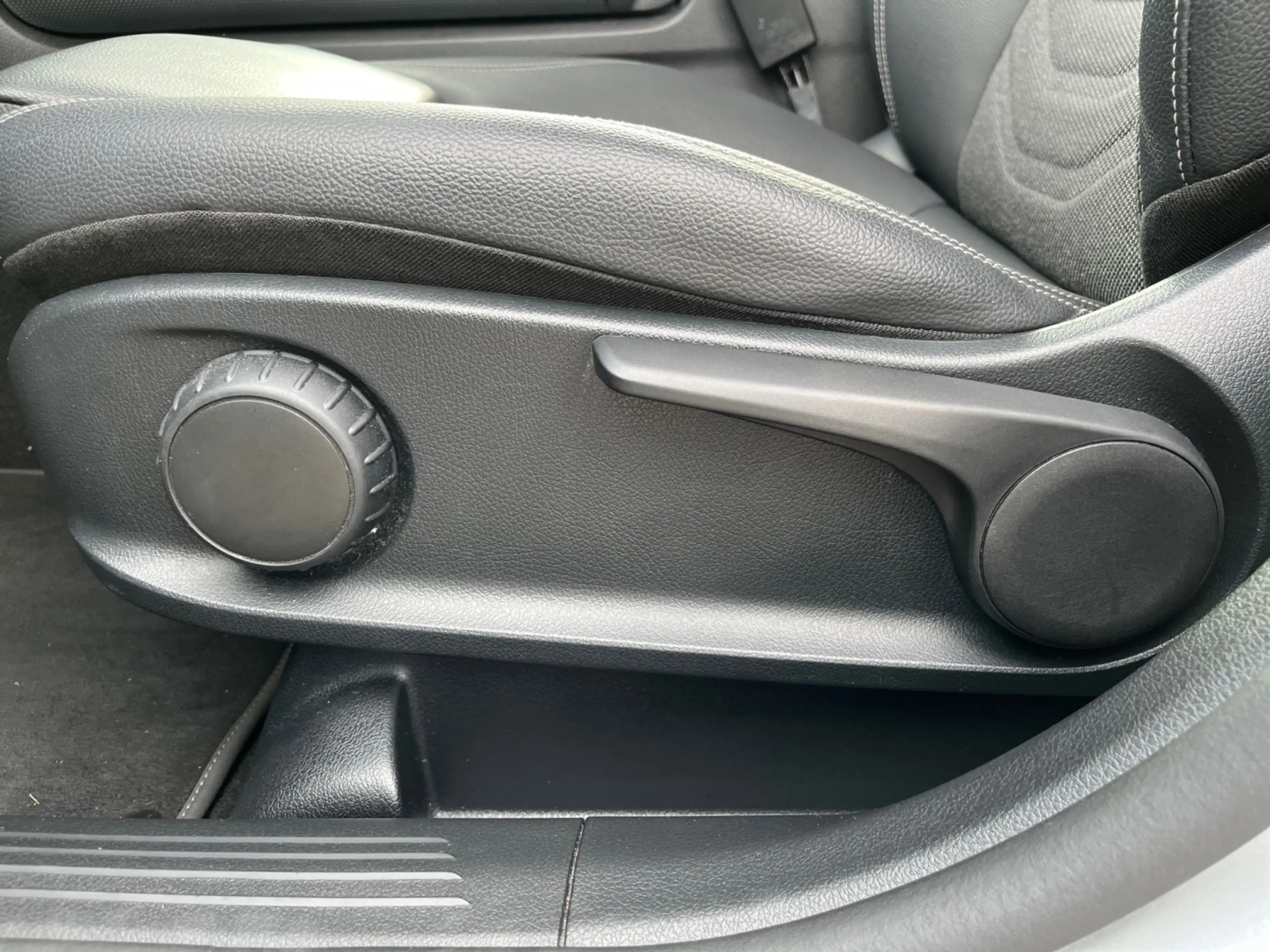 Mercedes-Benz GLA 250 e Style Easy-Pack*Kamera*AR-Navi*SitzHz** — photo 9