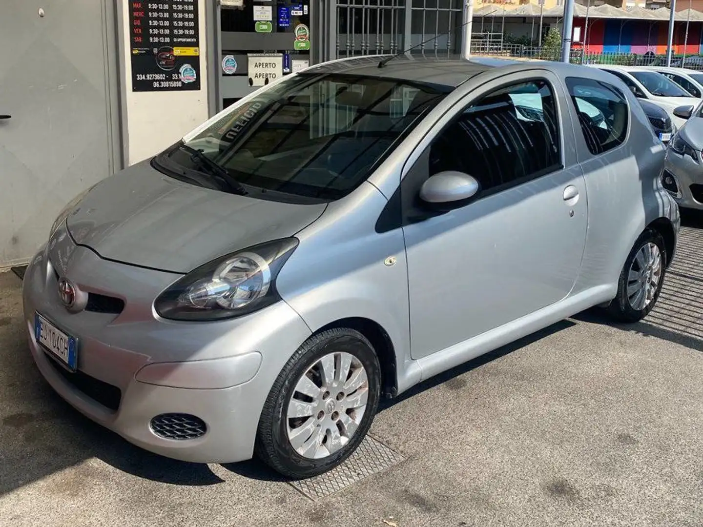 Toyota Aygo Aygo 3p 1.0 Sol Connect - AUTOMATICA Gris - 1