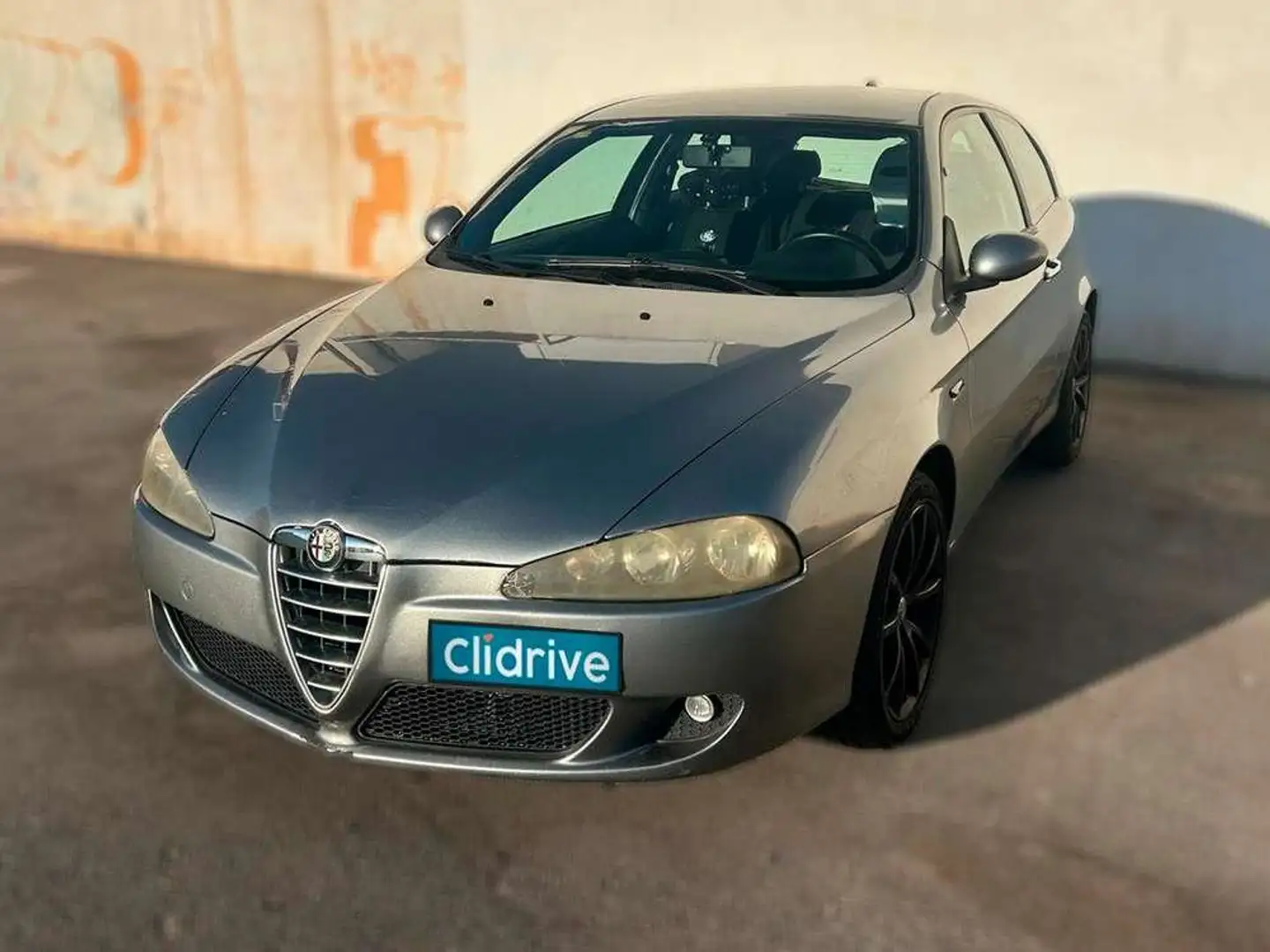 Alfa Romeo 147 1.6 TS Distinctive Gris - 2