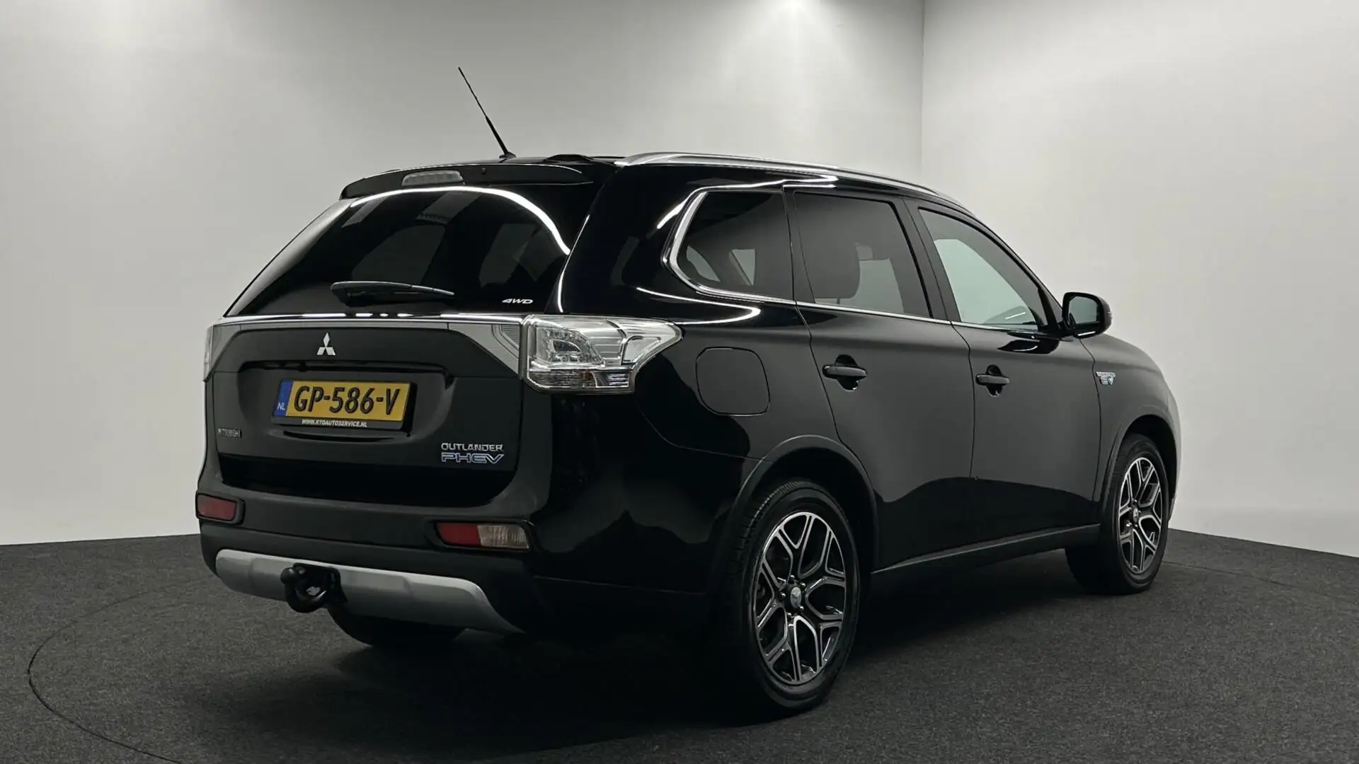 Mitsubishi Outlander 2.0 PHEV Instyle+ CAMERA LEER CRUISE LM TREKHAAK. Schwarz - 2