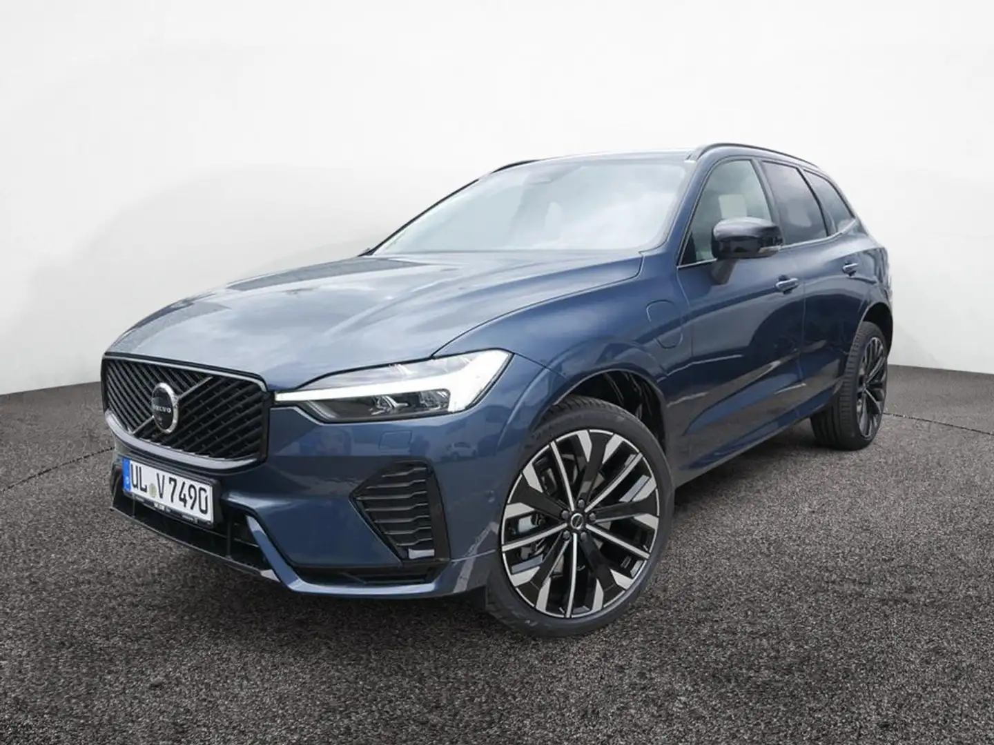 Volvo XC60 Recharge T8 AWD Ultimate Dark PANO 360° Blau - 1