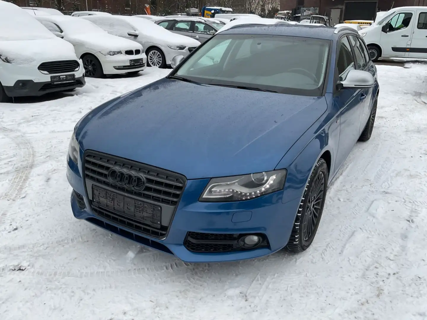 Audi A4 Avant Attraction *118kW* Blau - 2