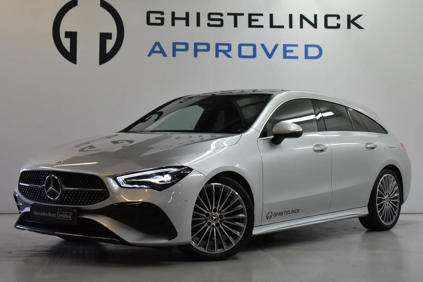 Mercedes-Benz CLA 180 Shooting Brake CLA d AMG Line Silber - 2