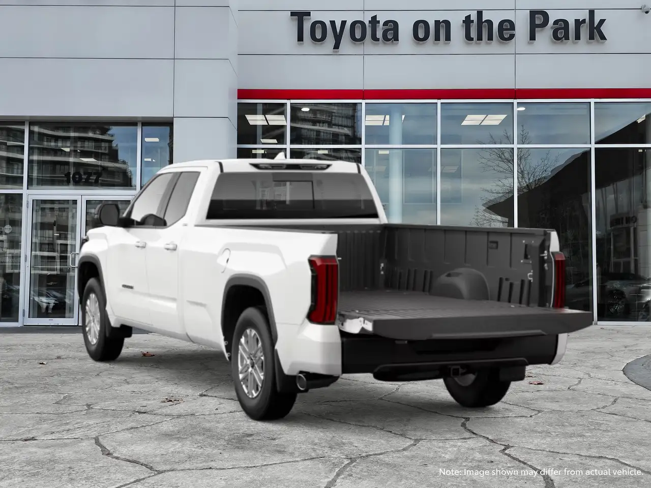 Toyota Tundra снимка Toyota Tundra