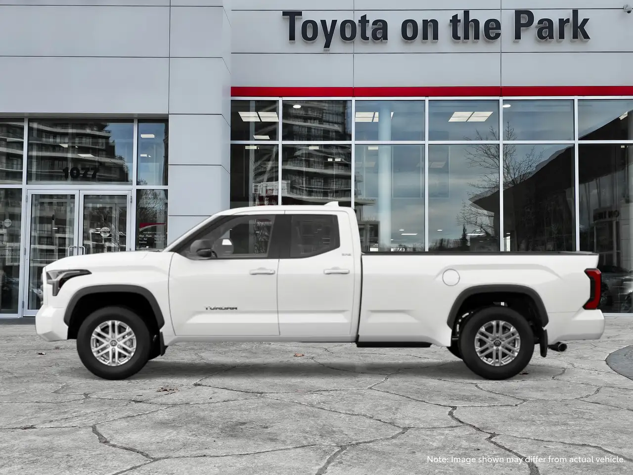 Toyota Tundra снимка Toyota Tundra