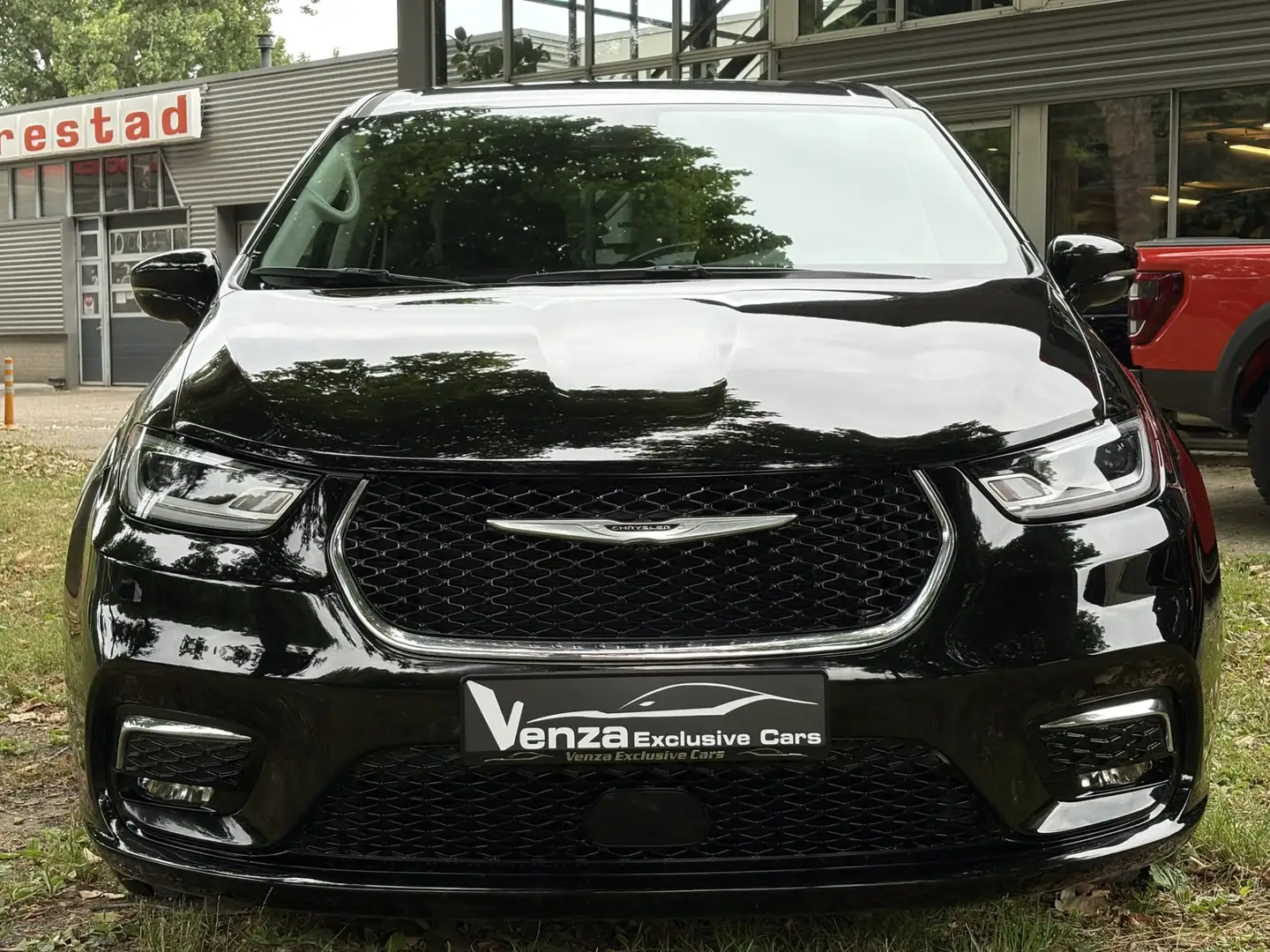 Lancia Voyager 3.6 V6 Hybrid Touring L Zwart - 2