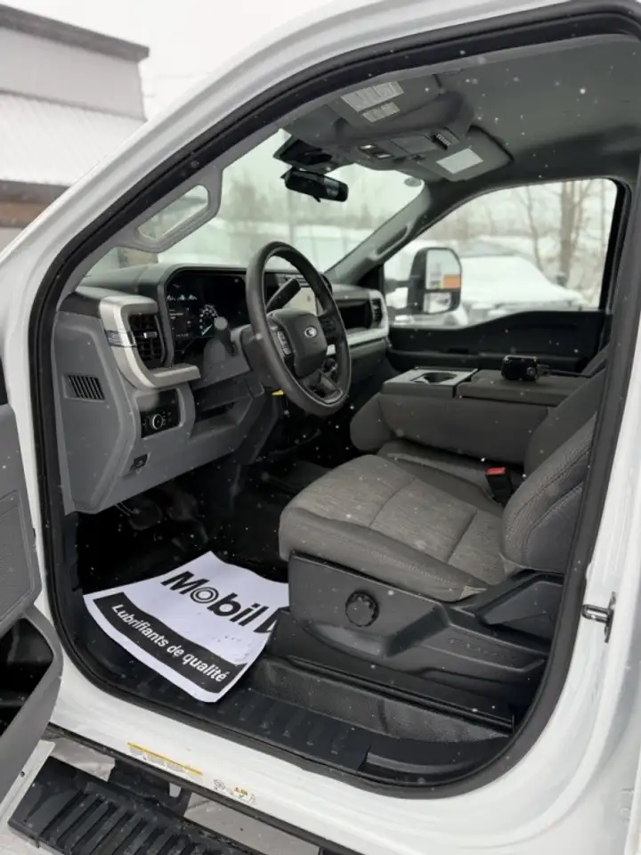 Ford F-550 Super Duty снимка Ford F-550 Super Duty