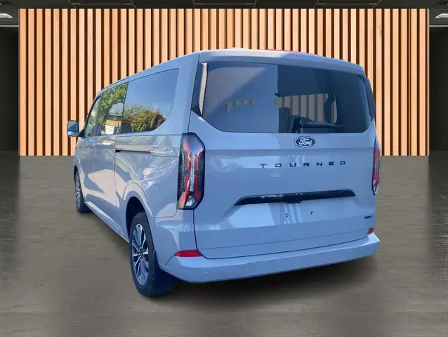 Ford Tourneo Custom view 7