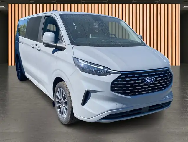 Ford Tourneo Custom view 9