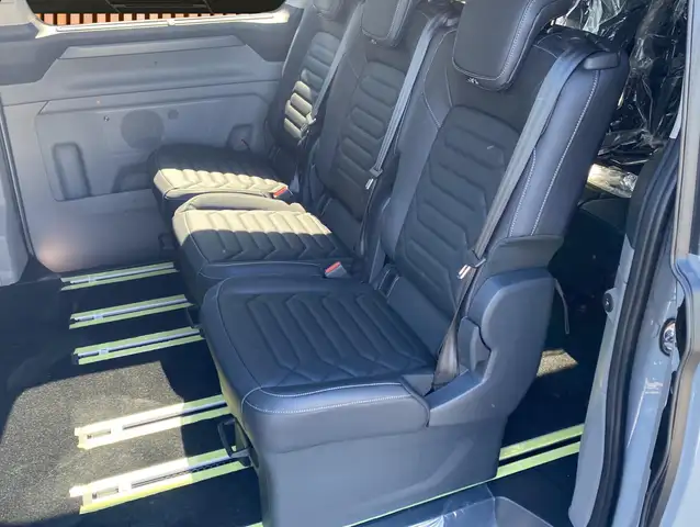 Ford Tourneo Custom view 6