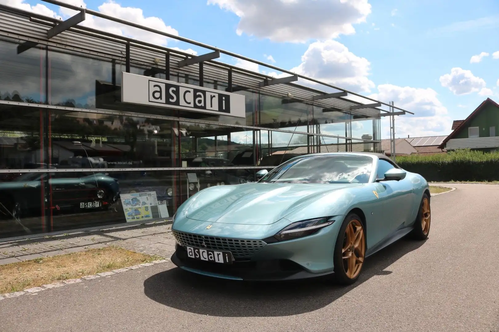 Ferrari Roma Spider Blau - 1
