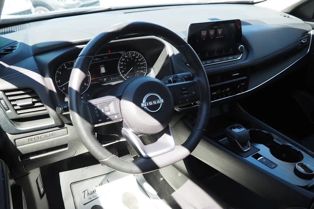 Nissan Rogue снимка Nissan Rogue