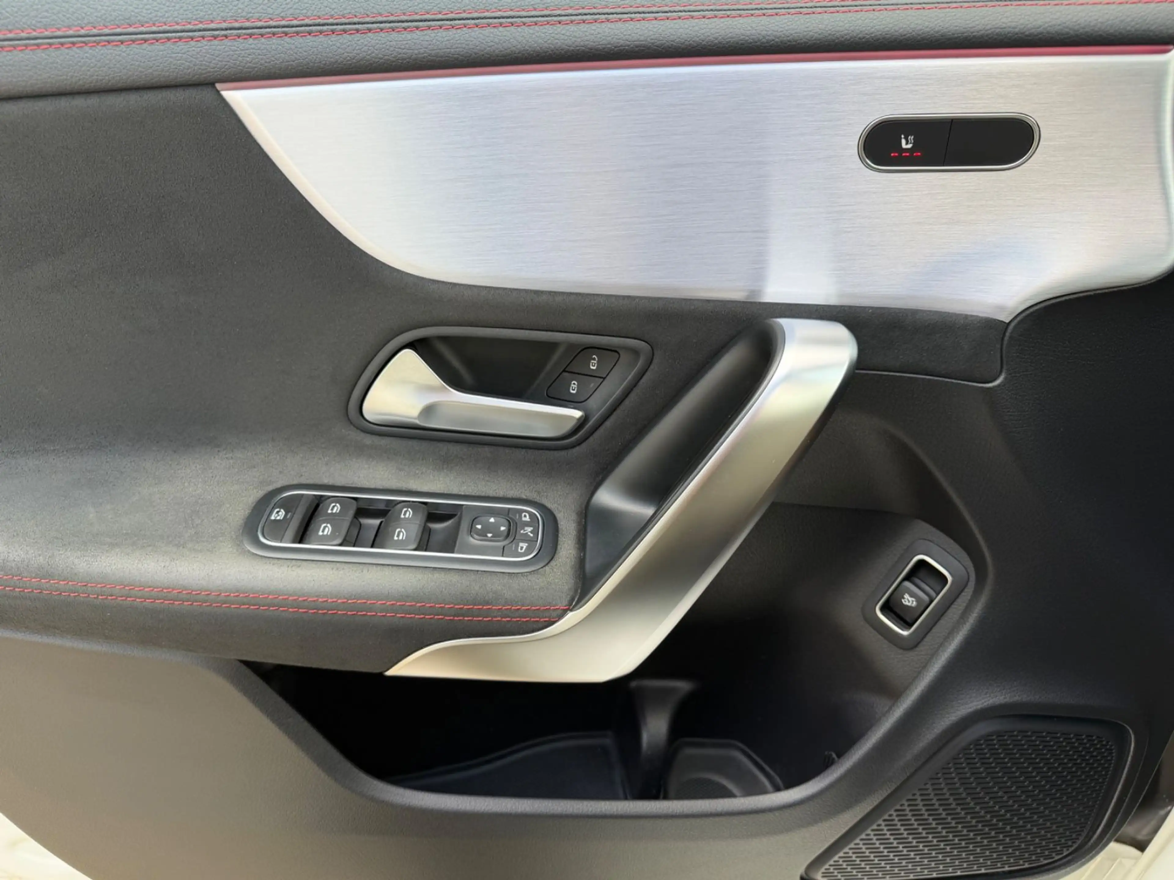 Mercedes-Benz CLA 220 AMG Pano Wide Kam Ambiente 19" LED SHZ — photo 13