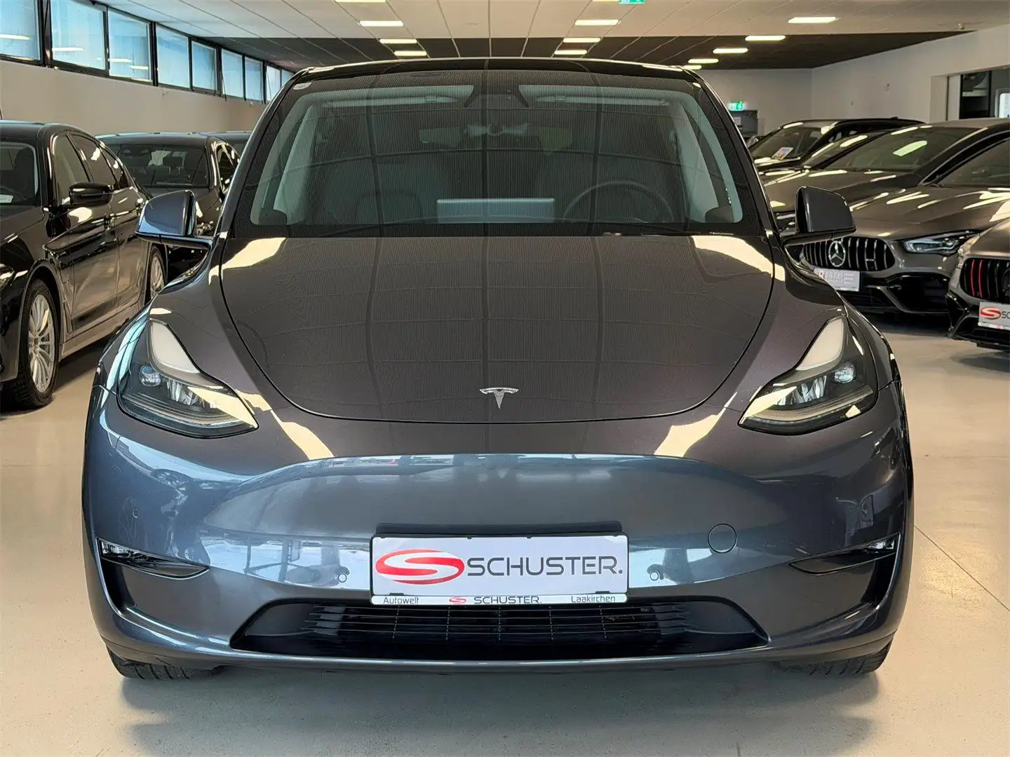 Tesla Model Y Long Range AWD 75kWh Grau - 2