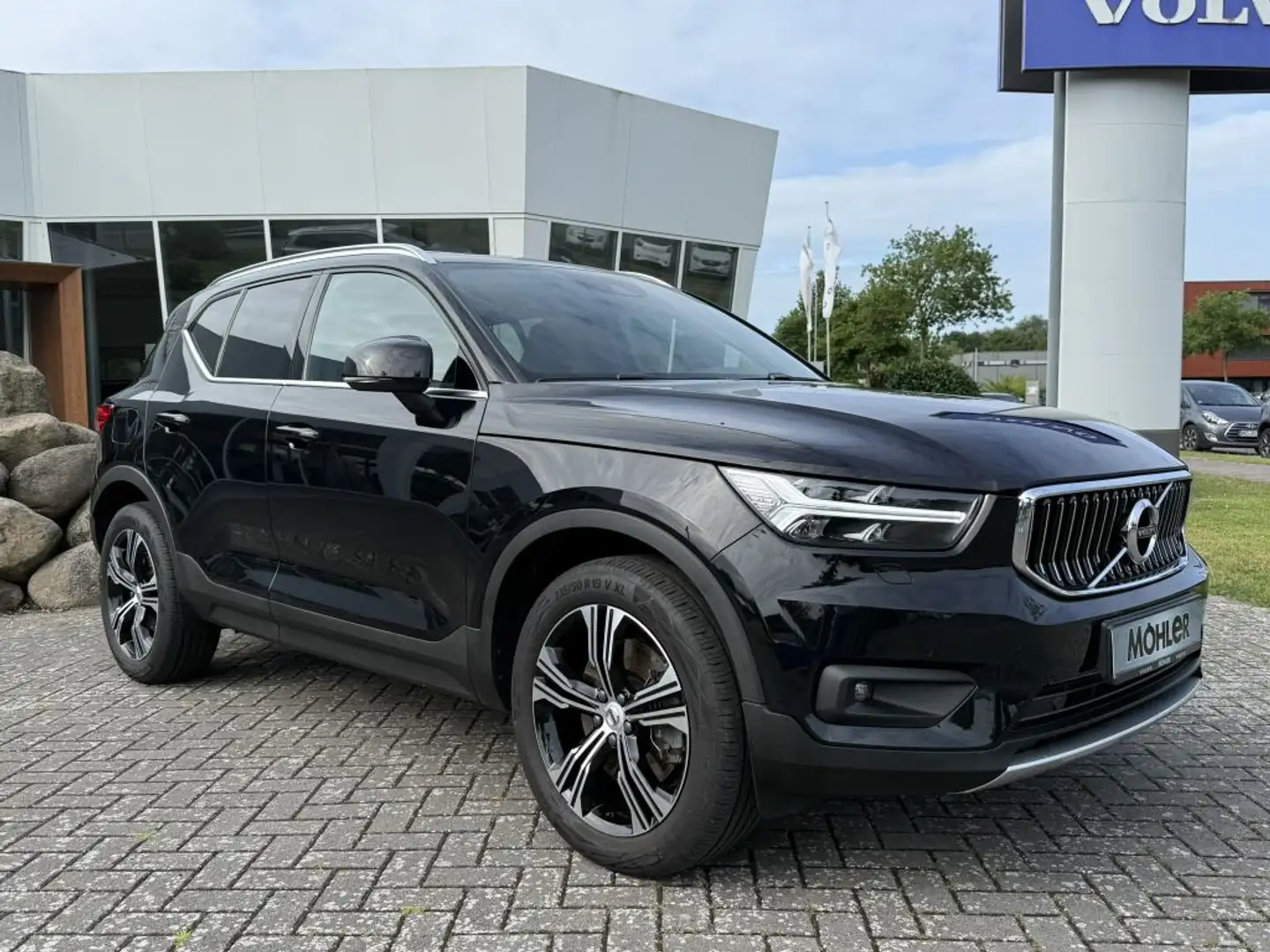 Volvo XC40 T4 Recharge DKG Core Zwart - 2