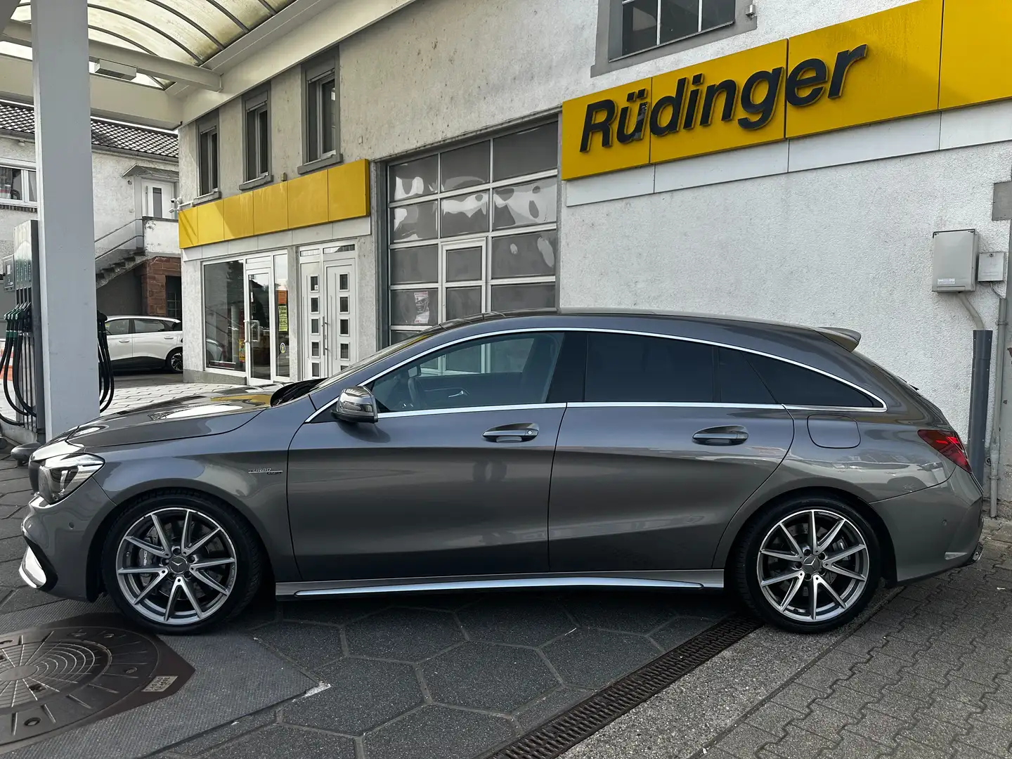 Mercedes-Benz CLA 45 AMG 4Matic MOPF PANORAMA NAVI KAMERA LED LEDER Grau - 2