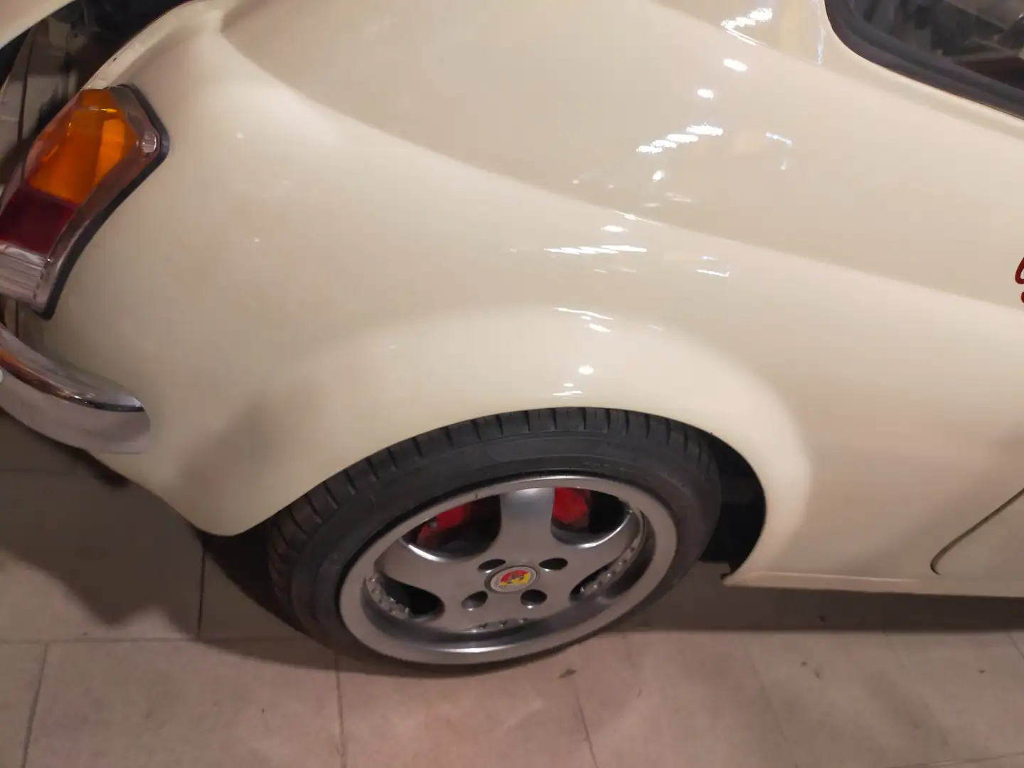 Oldtimer Fiat 500 F abarthizzata 695 Бежевий - 2