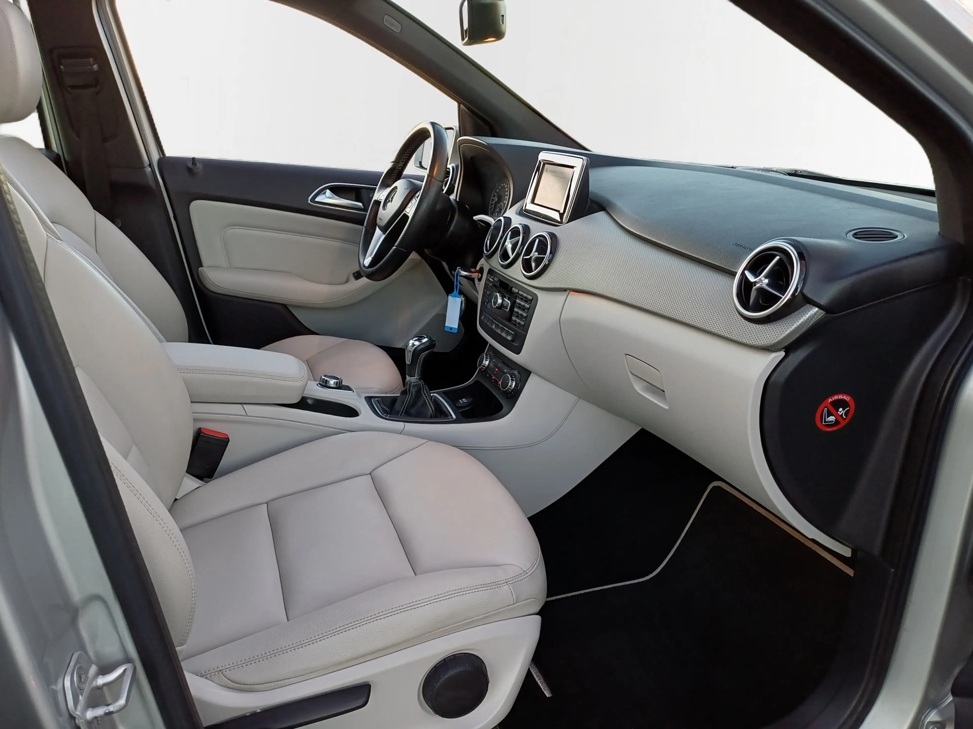 Mercedes-Benz B 180 Prestige /Pano/Leder/Navi/Dealer onderhouden!/ — photo 38