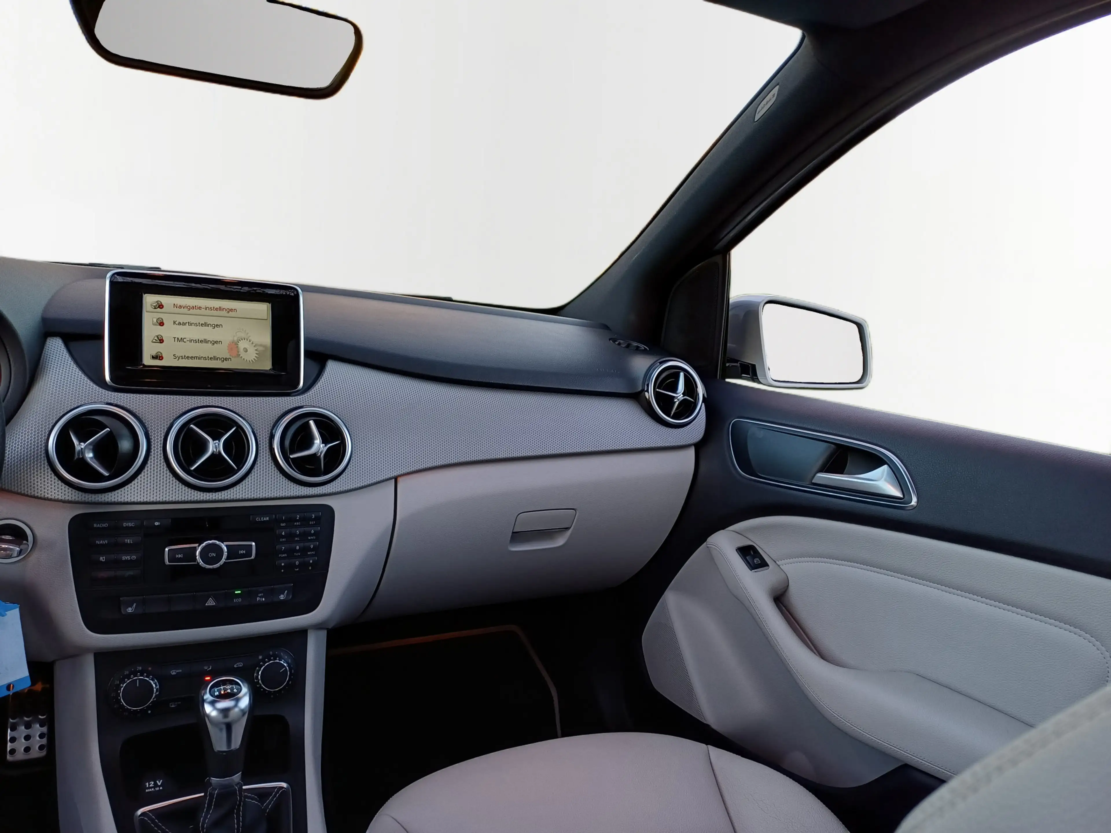 Mercedes-Benz B 180 Prestige /Pano/Leder/Navi/Dealer onderhouden!/ — photo 33