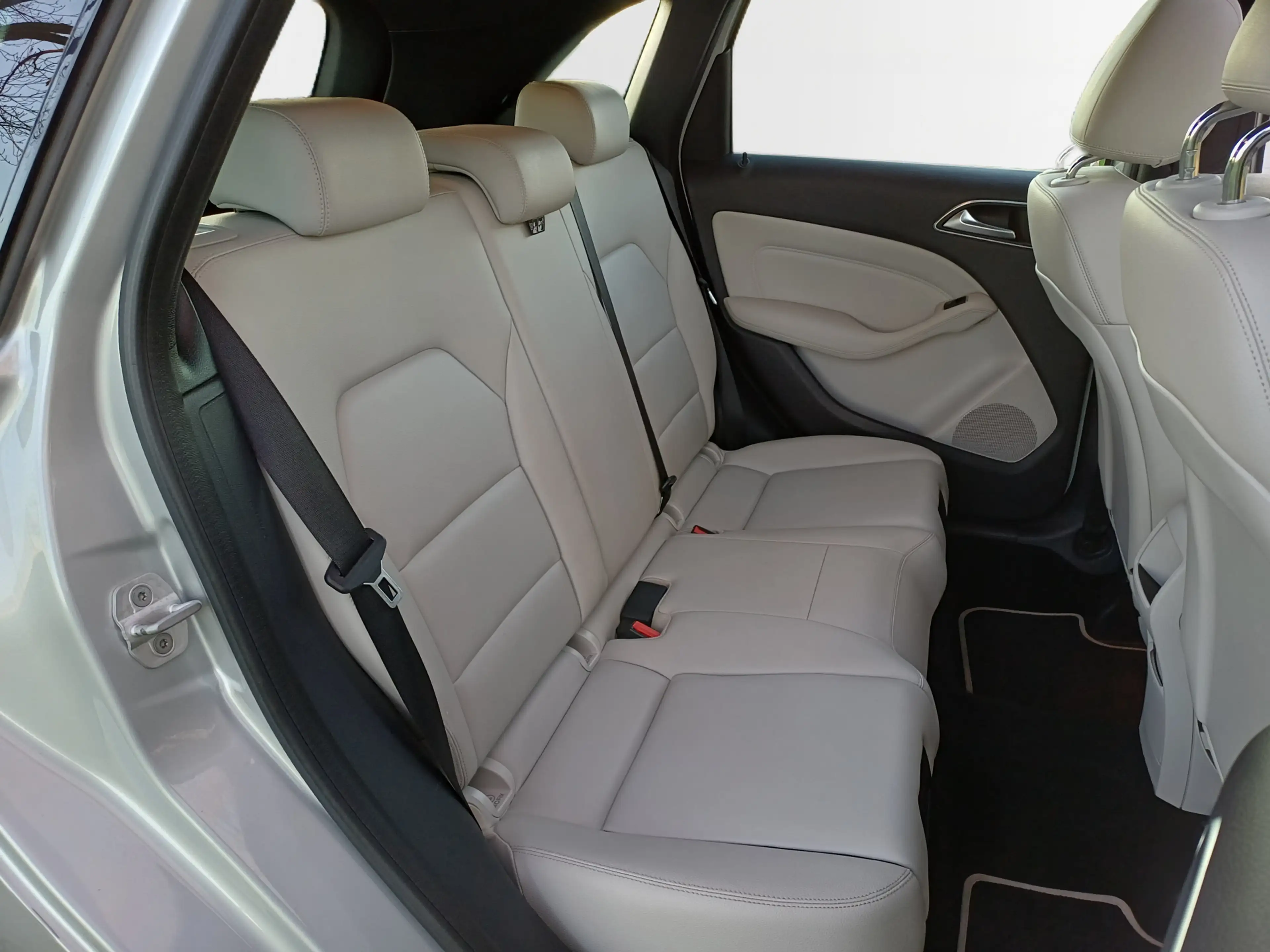 Mercedes-Benz B 180 Prestige /Pano/Leder/Navi/Dealer onderhouden!/ — photo 37