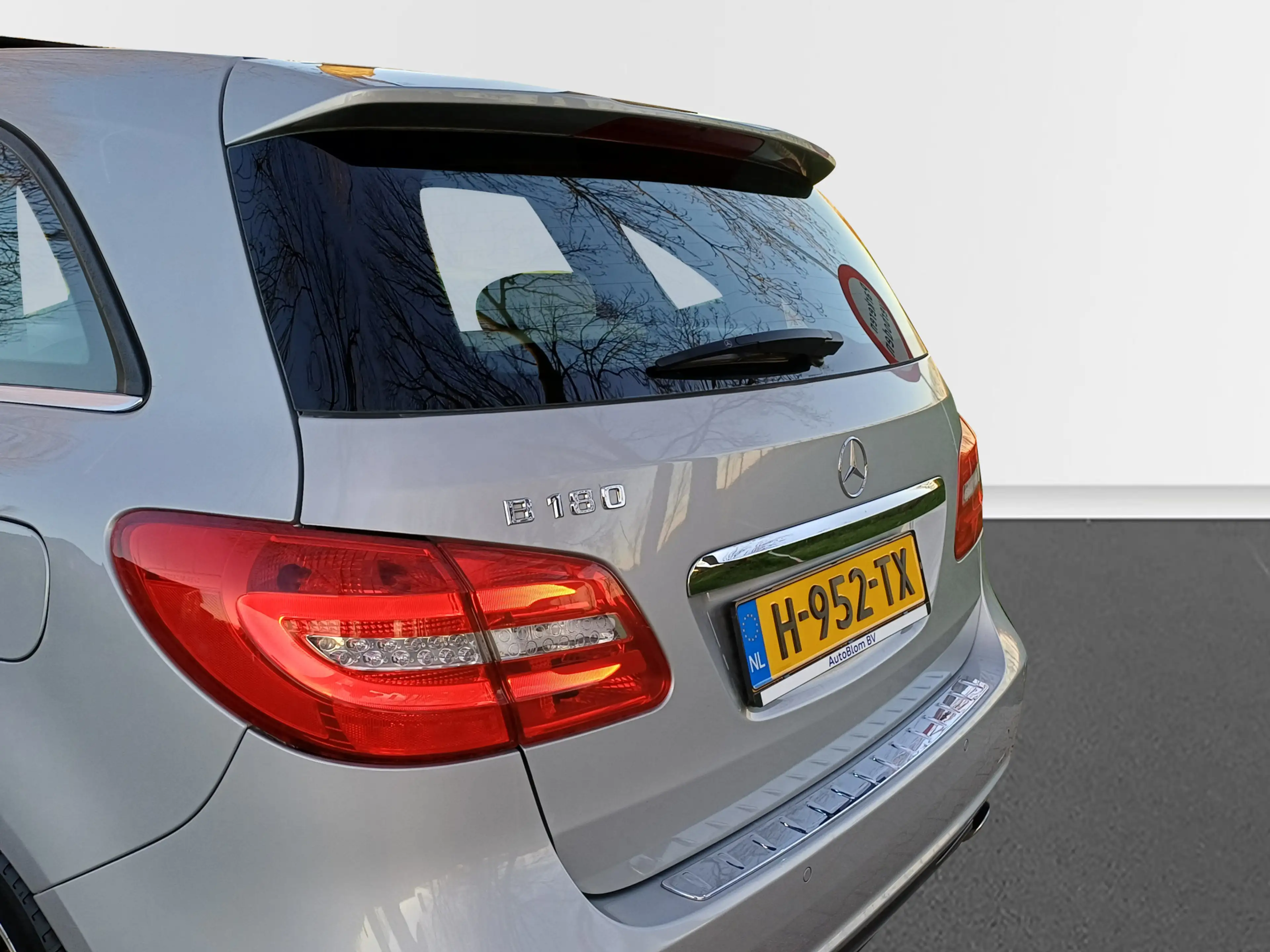 Mercedes-Benz B 180 Prestige /Pano/Leder/Navi/Dealer onderhouden!/ — photo 17