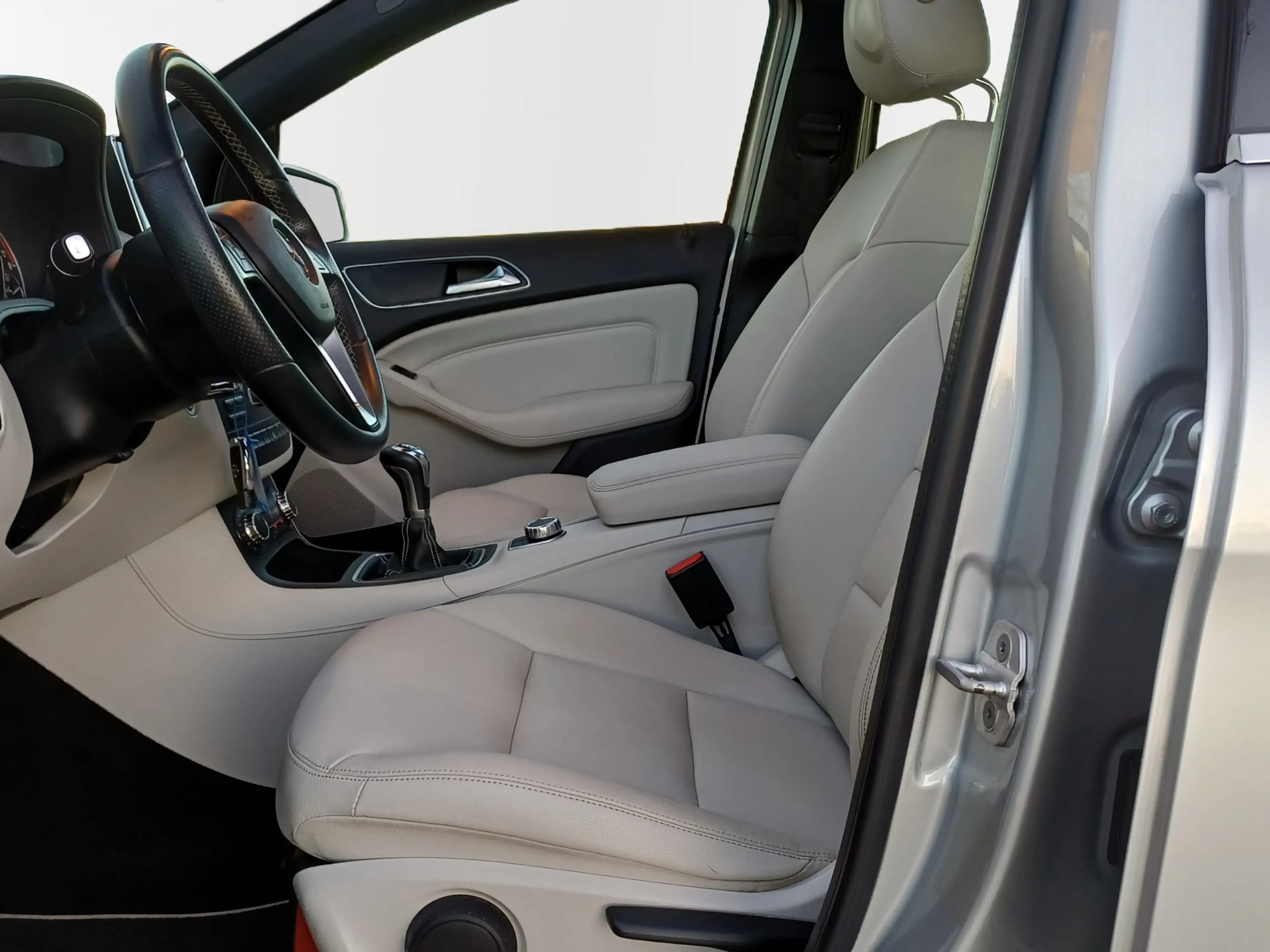 Mercedes-Benz B 180 Prestige /Pano/Leder/Navi/Dealer onderhouden!/ — photo 26