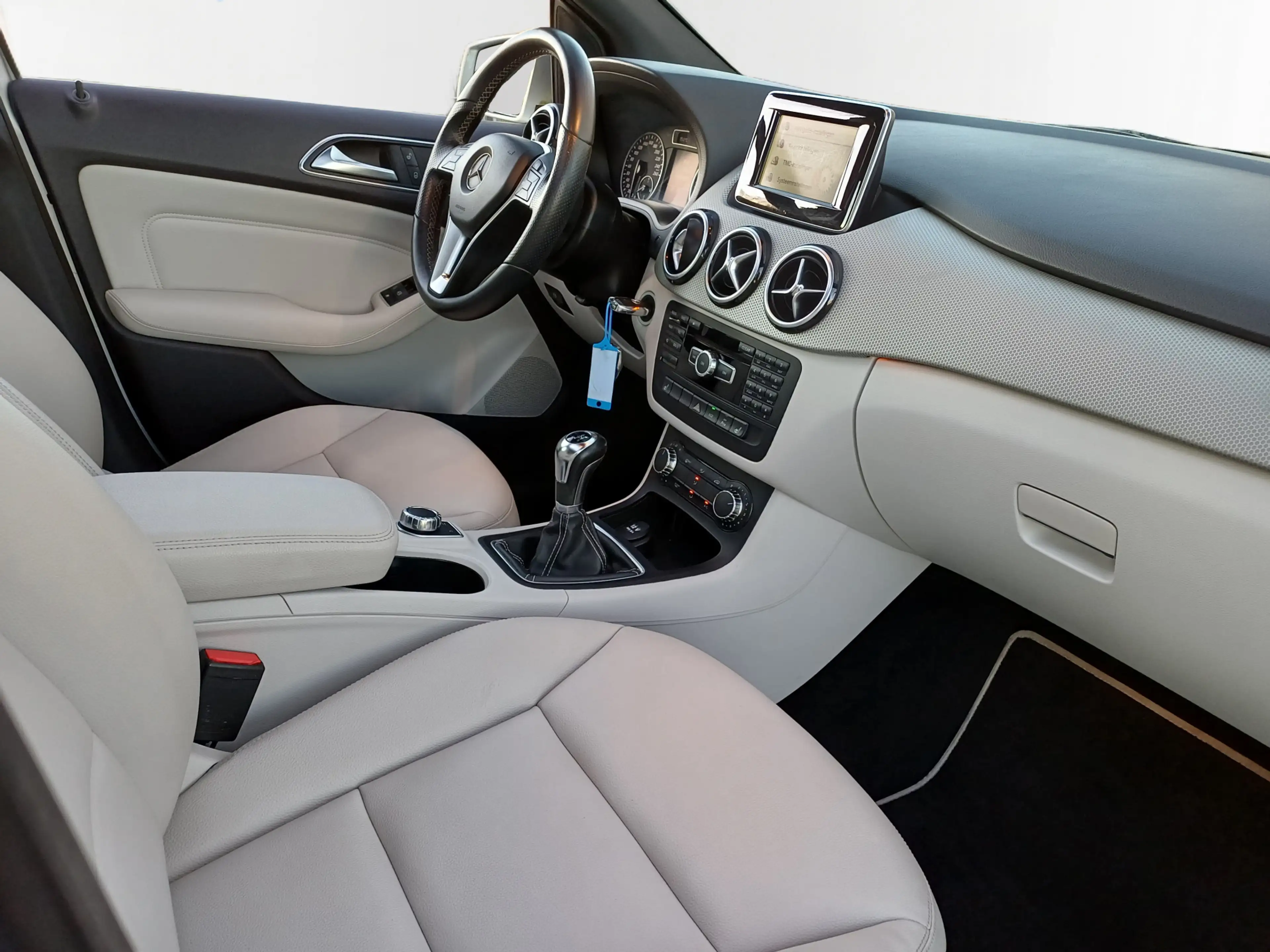 Mercedes-Benz B 180 Prestige /Pano/Leder/Navi/Dealer onderhouden!/ — photo 39