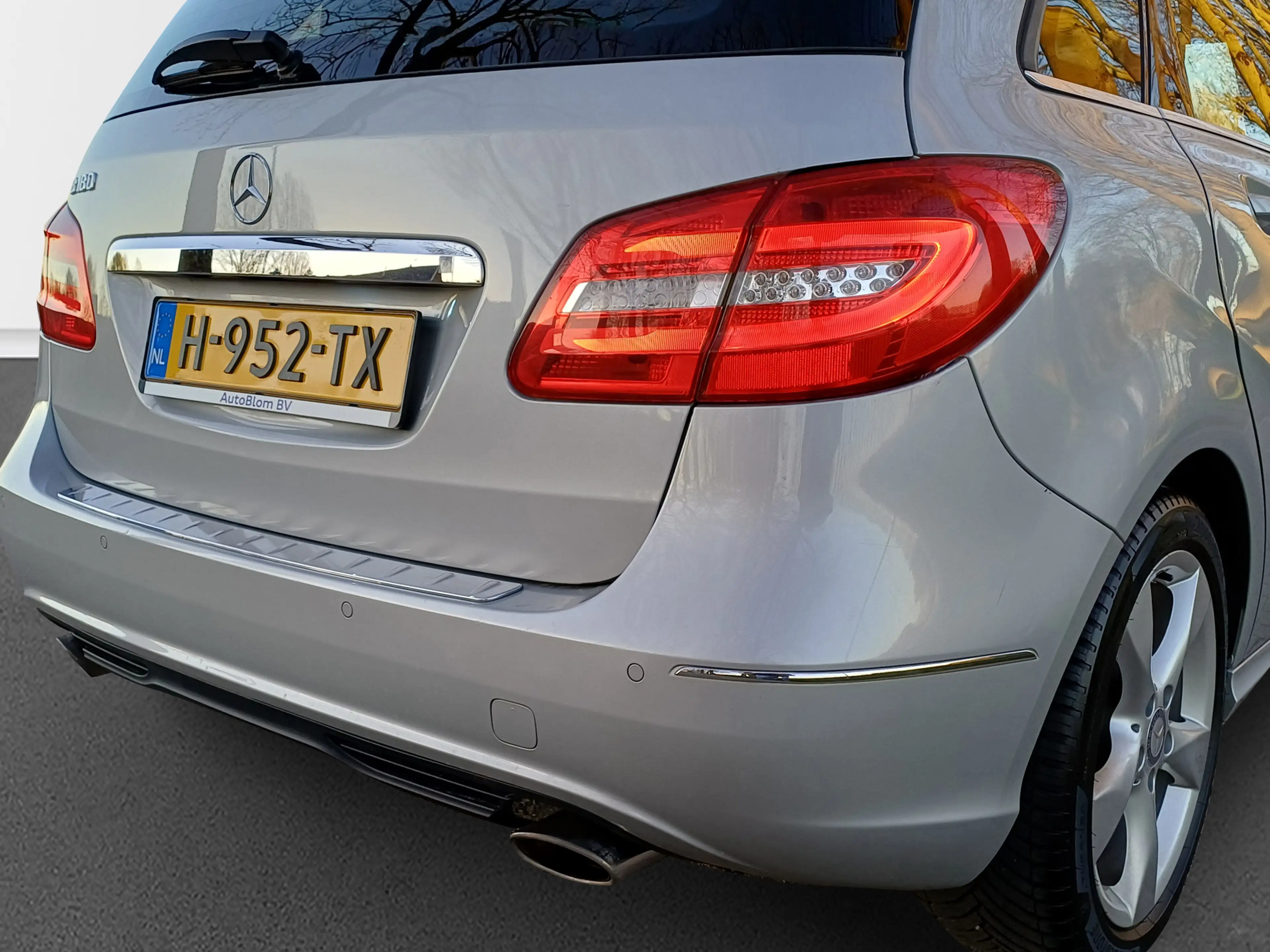 Mercedes-Benz B 180 Prestige /Pano/Leder/Navi/Dealer onderhouden!/ — photo 18