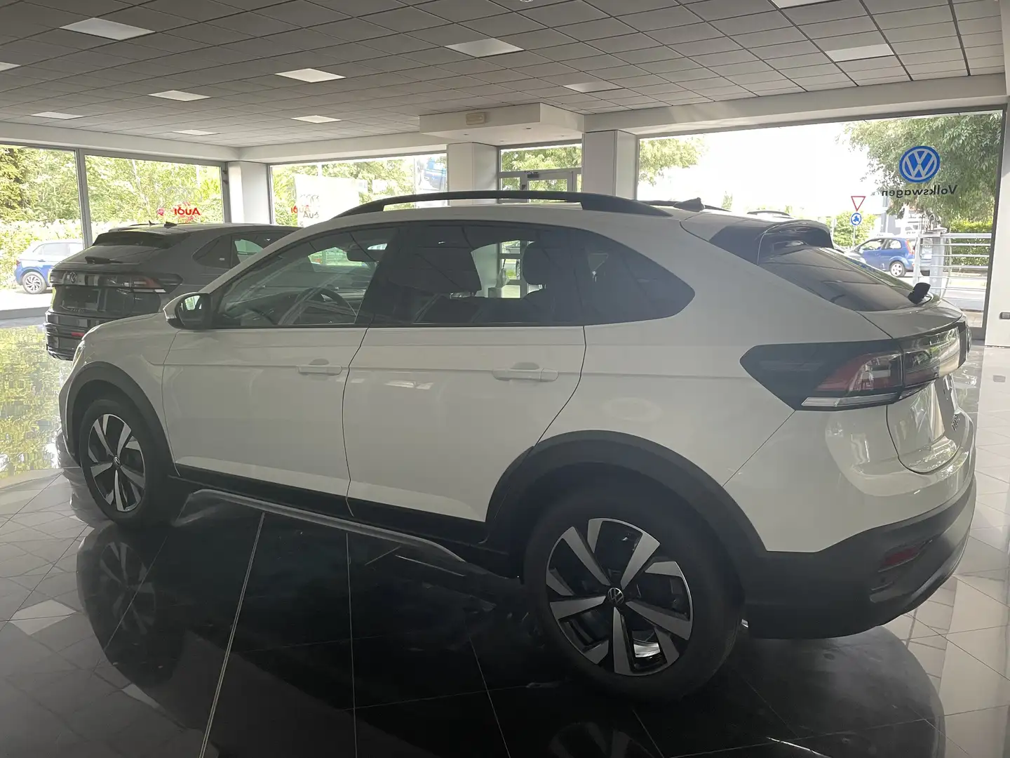 Volkswagen Taigo Taigo 1.0 tsi Edition Plus 95cv Bianco - 2