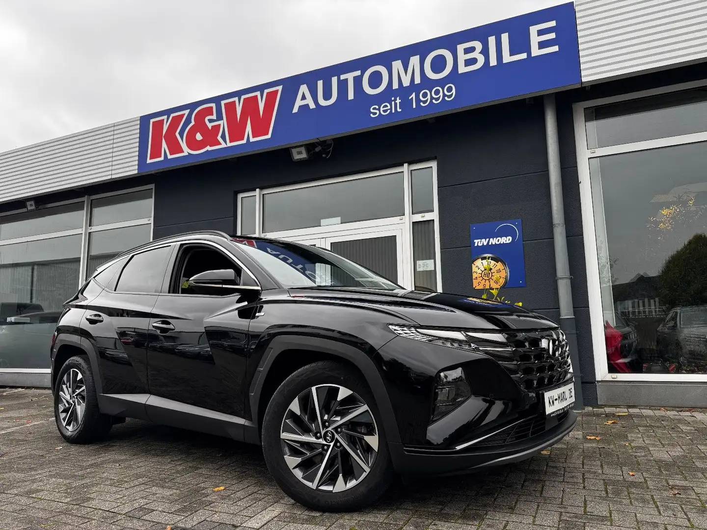 Hyundai TUCSON BLACK AUTOM.NAVI+CAM KLIMAAUTO SITZH. ACC Schwarz - 1
