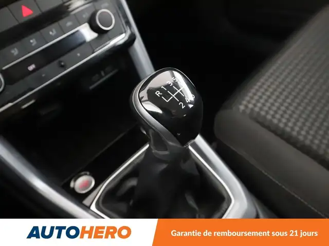 Volkswagen T-Cross view 10