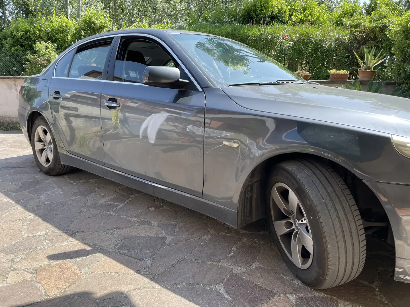 BMW 520 520d Grey - 2