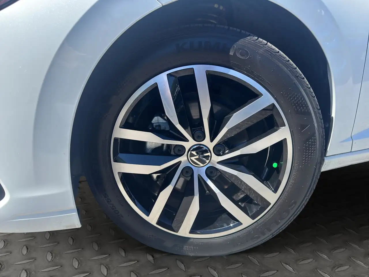 Volkswagen Jetta снимка Volkswagen Jetta