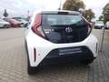 Toyota Aygo X auf Ganzjahresreifen, mit Einparksensoren hi Weiß - thumbnail 6