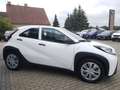 Toyota Aygo X auf Ganzjahresreifen, mit Einparksensoren hi Weiß - thumbnail 4