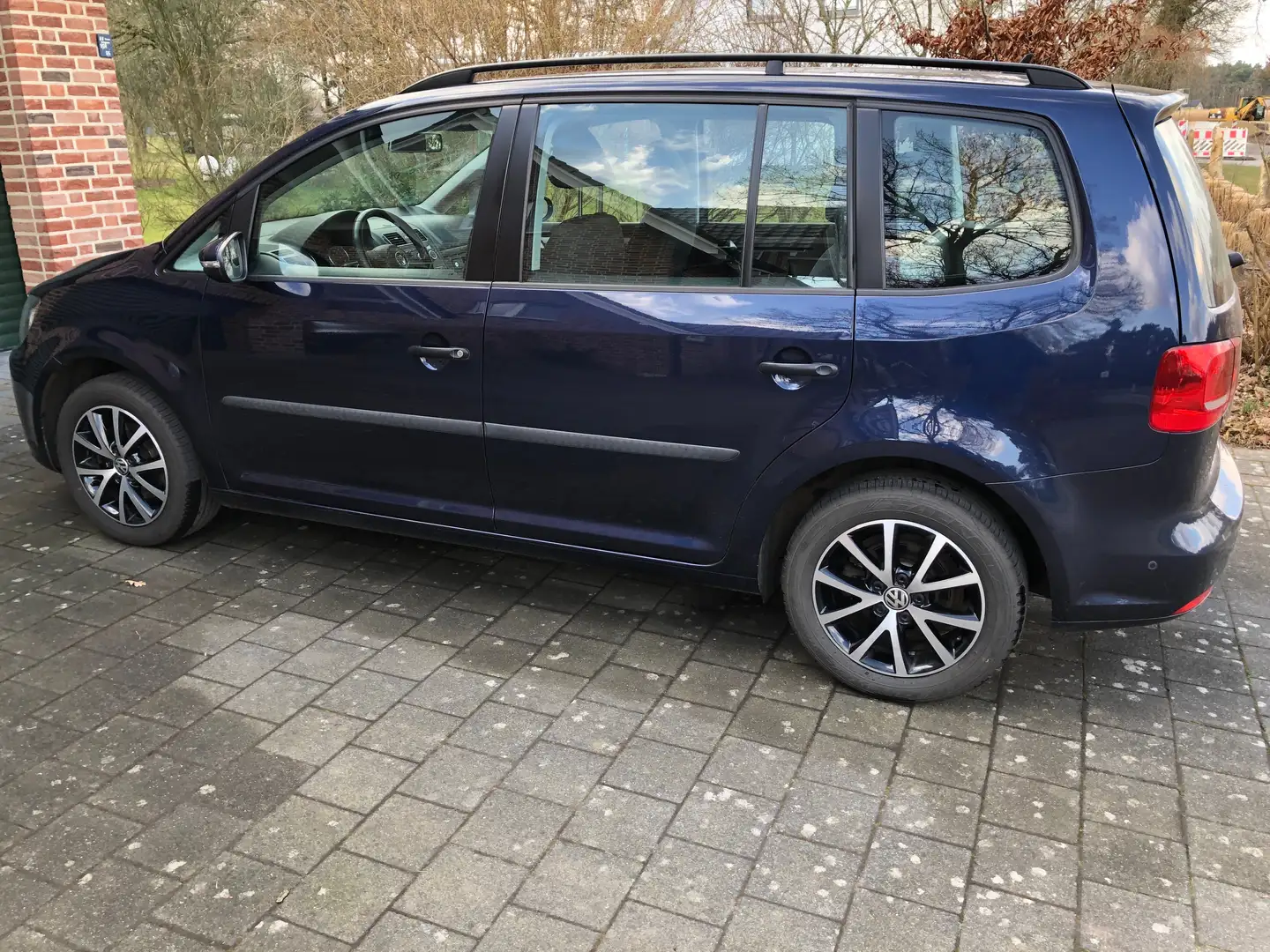 Volkswagen Touran 1.2 TSI Modell 2013, AHK abnehmbar, Klimaautom. Blau - 2