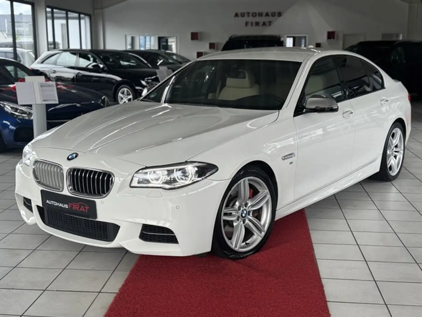 BMW M550 d xDrive Navi+Alu+Head Up!+Kamera Weiß - 1