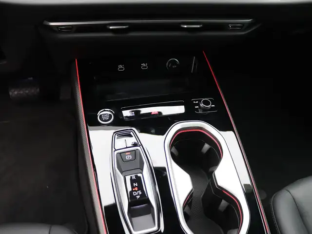 Audi A6 view 12
