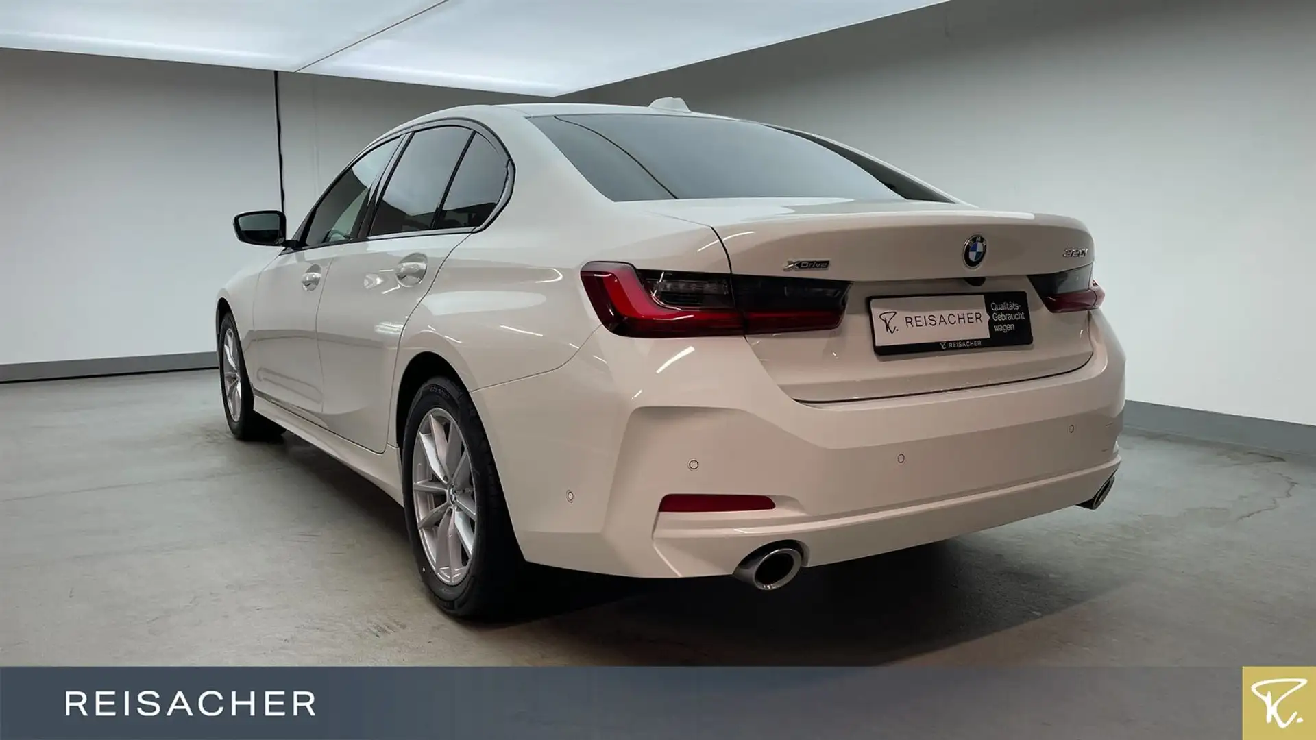BMW 320 iA xDrive LCProf el.SpoSitz+Mem PA DA adaLED Weiß - 2
