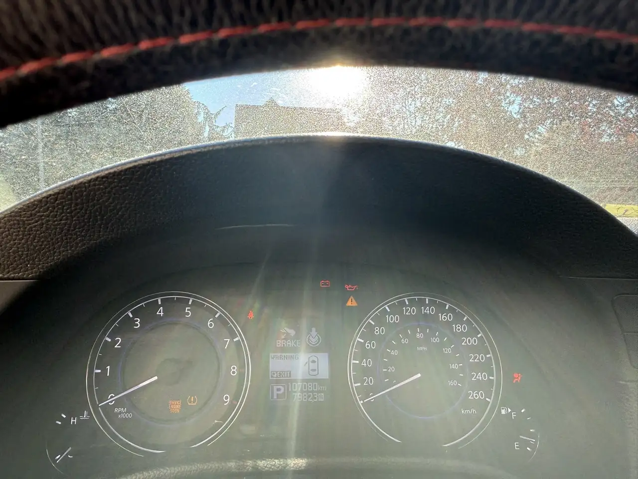Infiniti Q60 снимка Infiniti Q60
