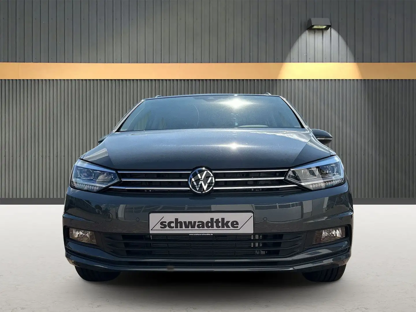 Volkswagen Touran Comfortline AZV 7-Sitzer Kamera Gris - 2