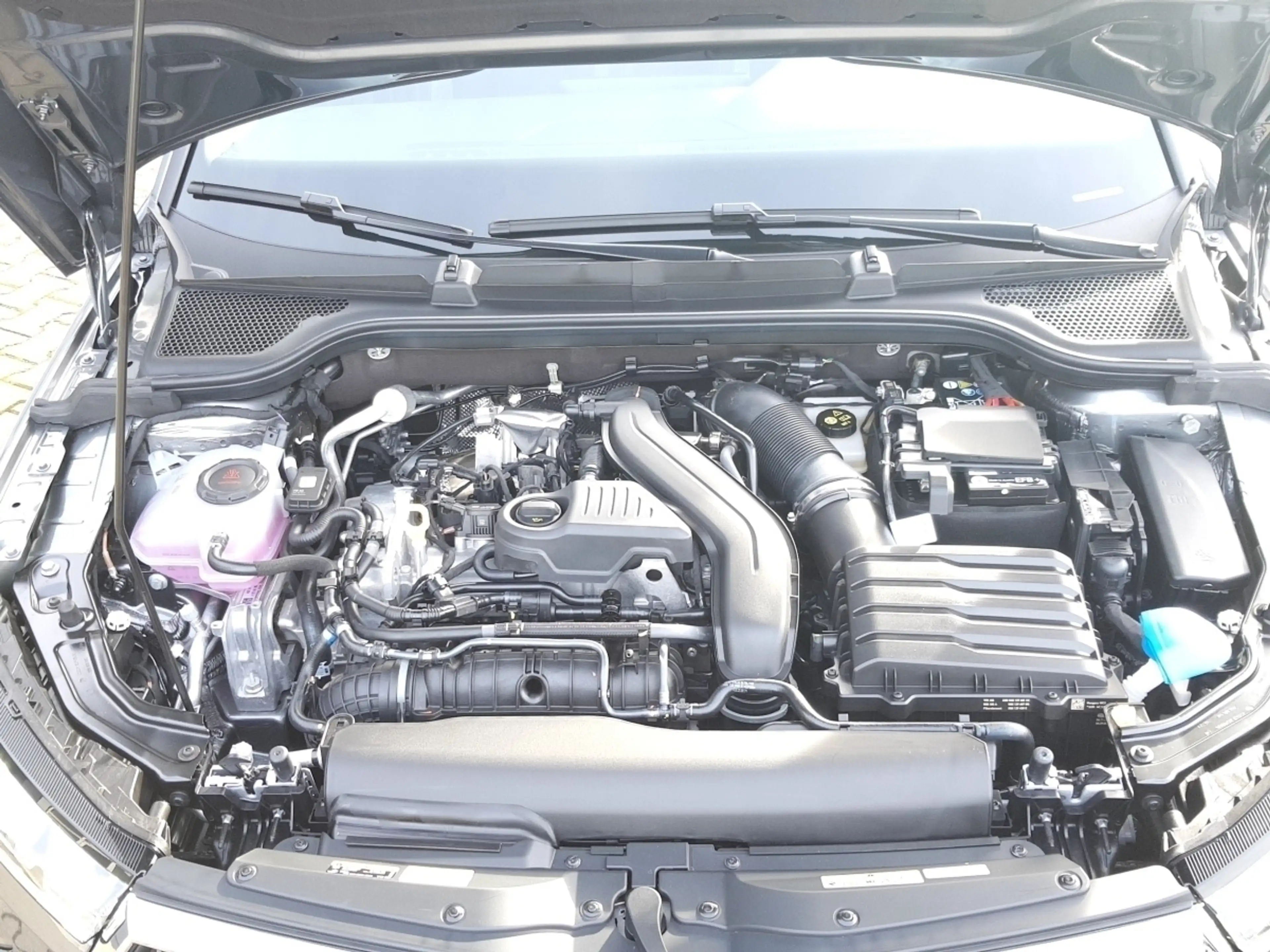 Skoda Kamiq 1.5 TSI Tour DSG LED Navi Sitzheizung Klimaautom — photo 15
