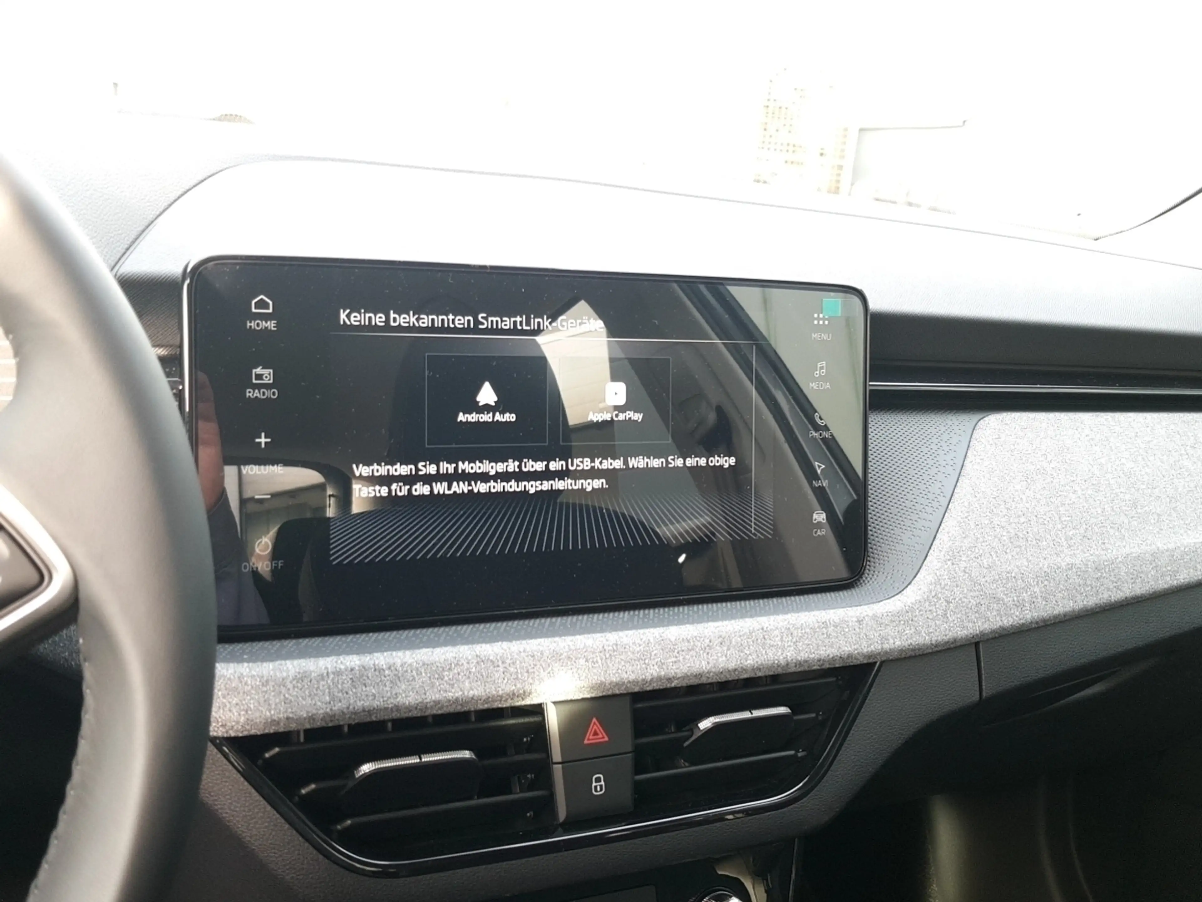 Skoda Kamiq 1.5 TSI Tour DSG LED Navi Sitzheizung Klimaautom — photo 11