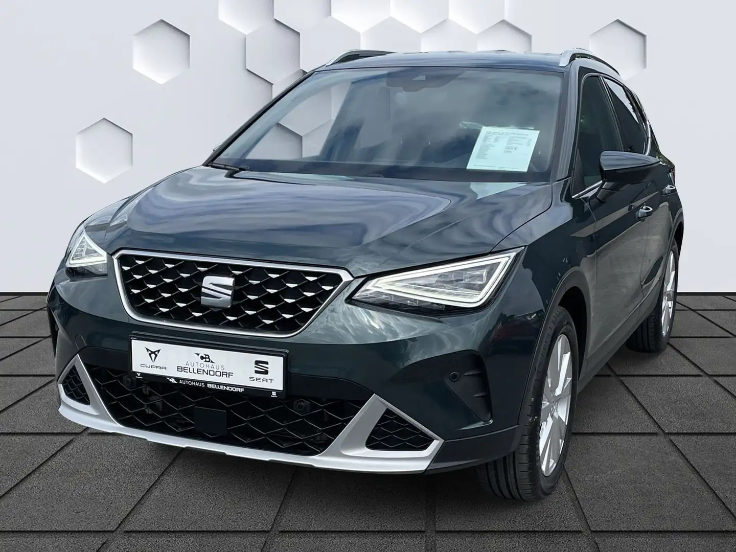 SEAT Arona 1.0 TSI DSG Xperience AHK Navi SHZ LED Grün - 1