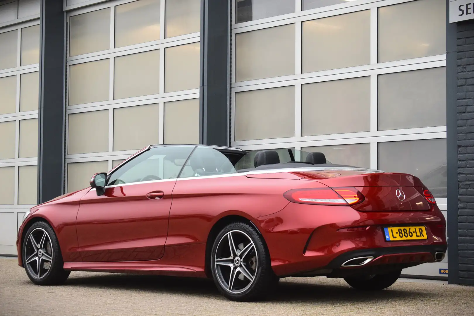 Mercedes-Benz C 180 Cabrio Premium Plus | AMG | Autopilot | 360° camer Rouge - 2