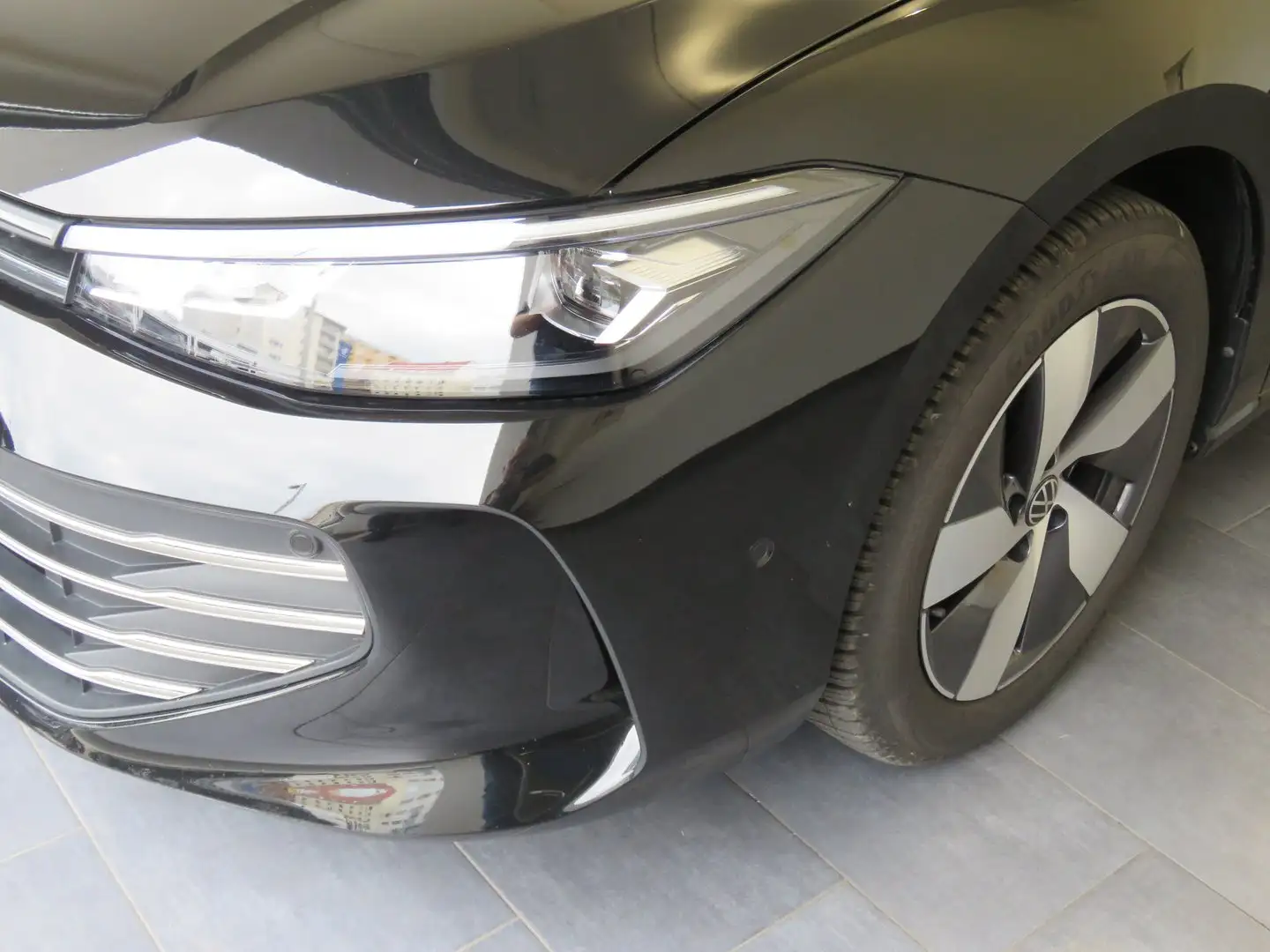 Volkswagen Passat Variant Business TDI DSG Schwarz - 2