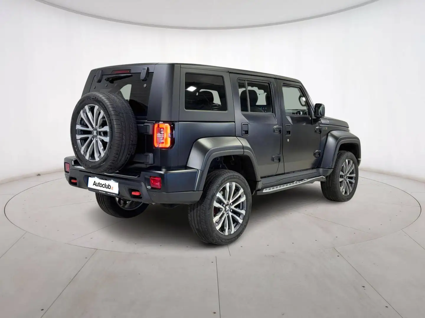 ICH-X K2 2.0 turbo diesel 4x4 162cv Černá - 2