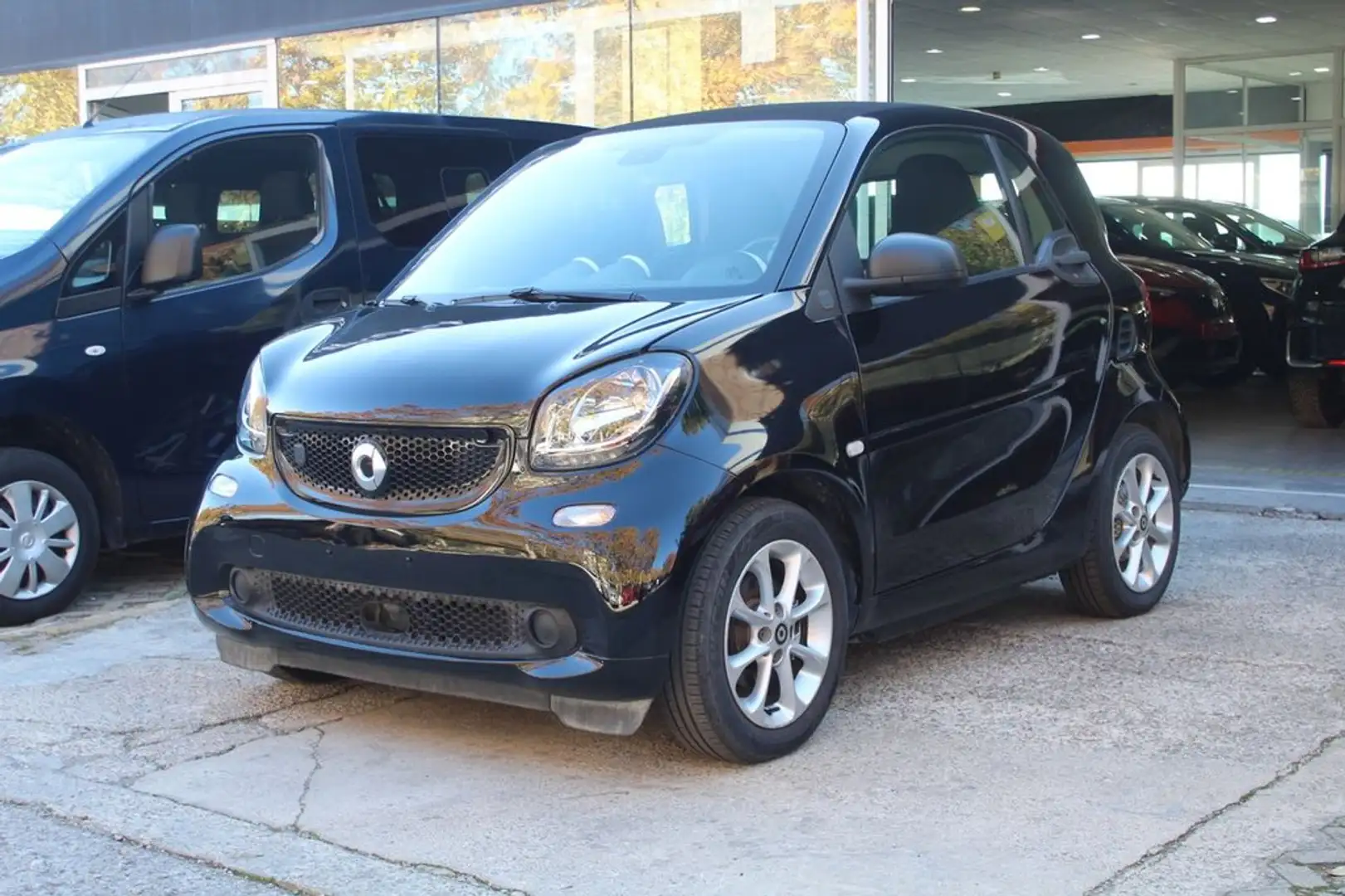 smart forTwo Coupé EQ Negro - 2