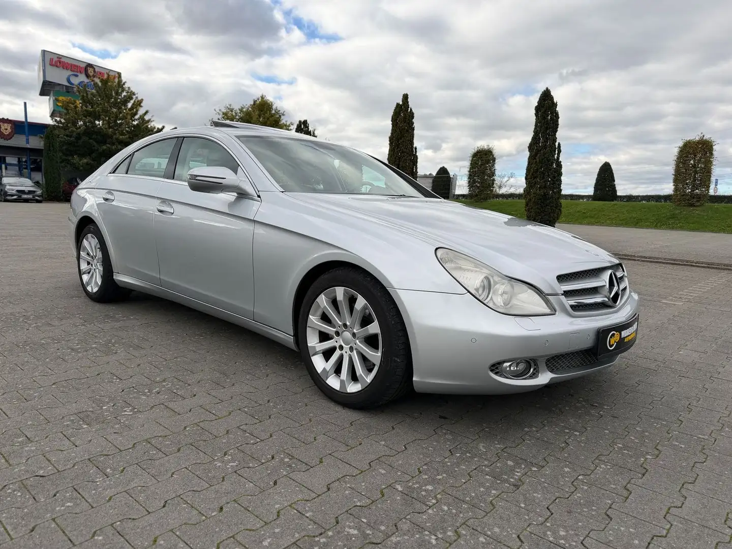 Mercedes-Benz CLS 320 CDI AUTOMATIK/NAV/S-DACH/H&K/LEDER/S-HEFT Silber - 2
